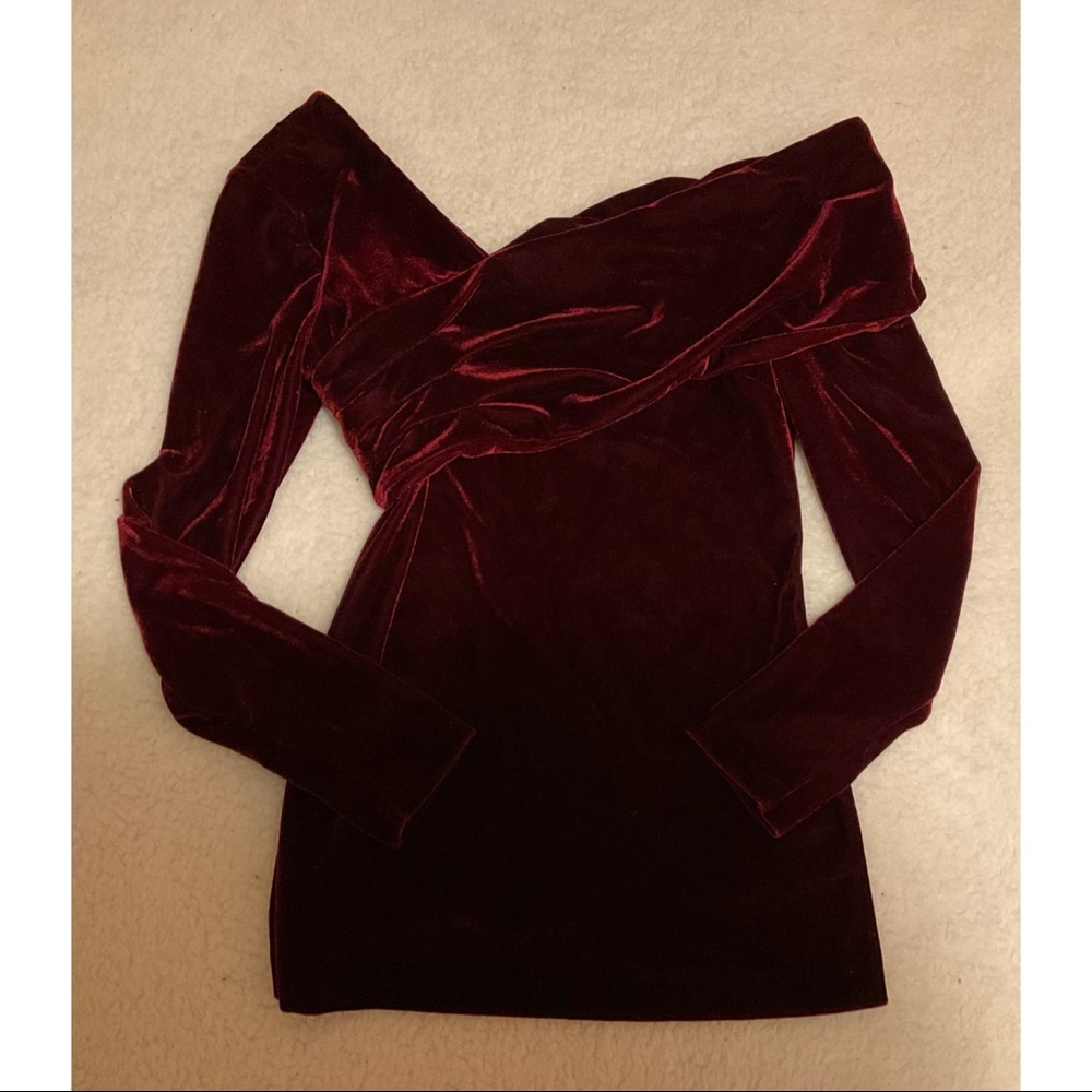 Velvet off the shoulder long sleeve top